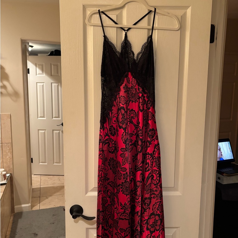 Jonquil In Bloom Nightgown